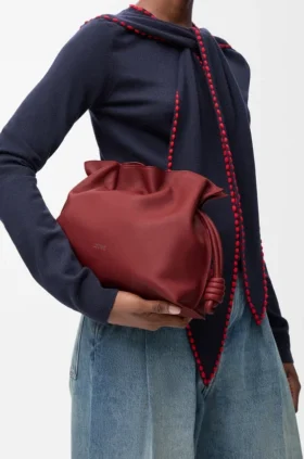 Clutch Flamenco Média em pele de bezerro napa
