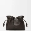 Clutch Panta Medium Flamenco em pele de bezerro brilhante Clutch Panta Medium Flamenco em pele de bezerro brilhante