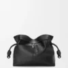 Clutch Panta Medium Flamenco em pele de bezerro brilhante Clutch Panta Medium Flamenco em pele de bezerro brilhante