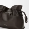 Clutch Panta Medium Flamenco em pele de bezerro brilhante Clutch Panta Medium Flamenco em pele de bezerro brilhante