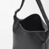 Cubi Crossbody em pele de bezerro lisa e flexível e jacquard Cubi Crossbody em pele de bezerro lisa e flexível e jacquard