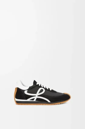 Flow Runner em nylon e camurça
