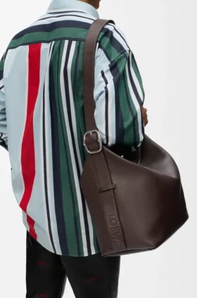 Loop Hobo grande em pele de bezerro granulada e macia