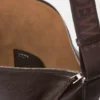 Mala a tiracolo Cubi em pele de bezerro granulada e flexível Mala a tiracolo Cubi em pele de bezerro granulada e flexível
