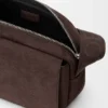 Mala de tiracolo Pebble média em nubuck granulado Mala de tiracolo Pebble média em nubuck granulado