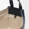 Mala Hammock Compact em pele de bezerro com grão suave Mala Hammock Compact em pele de bezerro com grão suave