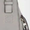Mala Hammock Compact em pele de bezerro com grão suave Mala Hammock Compact em pele de bezerro com grão suave