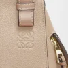 Mala Hammock Compact em pele de bezerro com grão suave Mala Hammock Compact em pele de bezerro com grão suave