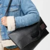 Mala Tote «Bob Folded» em pele de bezerro brilhante e flexível Mala Tote «Bob Folded» em pele de bezerro brilhante e flexível