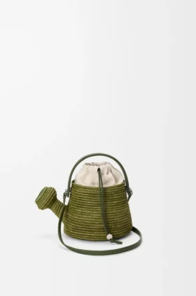 Mala «Watering Can» em ráfia e pele de bezerro Mala «Watering Can» em ráfia e pele de bezerro