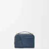 Mini bolsa a tiracolo para câmara em pele de bezerro acetinada Mini bolsa a tiracolo para câmara em pele de bezerro acetinada