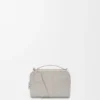 Mini bolsa a tiracolo para câmara em pele de bezerro acetinada Mini bolsa a tiracolo para câmara em pele de bezerro acetinada