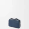 Mini bolsa a tiracolo para câmara em pele de bezerro acetinada Mini bolsa a tiracolo para câmara em pele de bezerro acetinada
