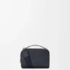 Mini bolsa de câmera a tiracolo em pele de bezerro com grão suave Mini bolsa de câmera a tiracolo em pele de bezerro com grão suave