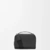 Mini bolsa de câmera a tiracolo em pele de bezerro com grão suave Mini bolsa de câmera a tiracolo em pele de bezerro com grão suave
