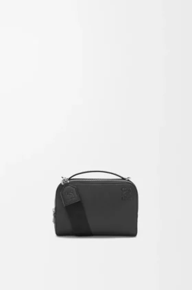 Mini bolsa de câmera a tiracolo em pele de bezerro com grão suave