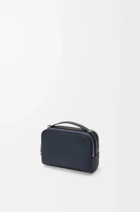 Mini bolsa de câmera a tiracolo em pele de bezerro com grão suave