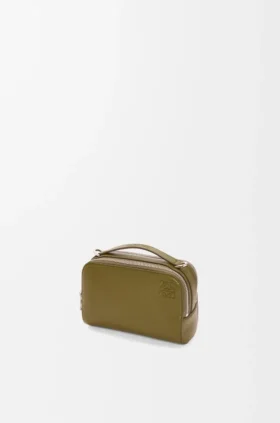 Mini bolsa de câmera a tiracolo em pele de bezerro com grão suave