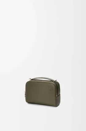 Mini bolsa de câmera a tiracolo em pele de bezerro com grão suave