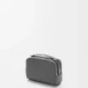 Mini bolsa de câmera a tiracolo em pele de bezerro com grão suave Mini bolsa de câmera a tiracolo em pele de bezerro com grão suave