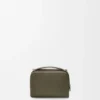 Mini bolsa de câmera a tiracolo em pele de bezerro com grão suave Mini bolsa de câmera a tiracolo em pele de bezerro com grão suave