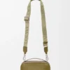 Mini bolsa de câmera a tiracolo em pele de bezerro com grão suave Mini bolsa de câmera a tiracolo em pele de bezerro com grão suave
