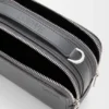 Mini bolsa de câmera a tiracolo em pele de bezerro com grão suave Mini bolsa de câmera a tiracolo em pele de bezerro com grão suave