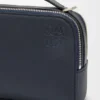 Mini bolsa de câmera a tiracolo em pele de bezerro com grão suave Mini bolsa de câmera a tiracolo em pele de bezerro com grão suave