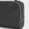 Mini bolsa de câmera a tiracolo em pele de bezerro com grão suave Mini bolsa de câmera a tiracolo em pele de bezerro com grão suave