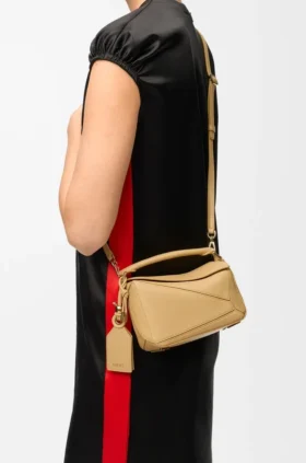 Mini bolsa Featherlight Puzzle em pele de cordeiro napa