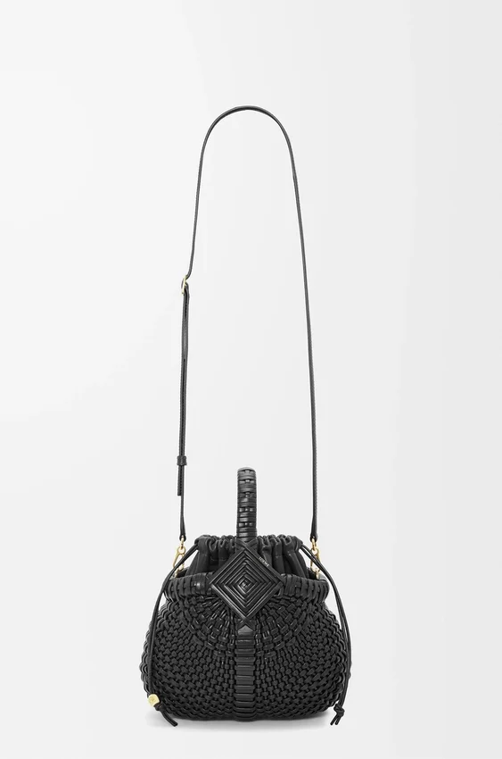 Mini-bolsa redonda tipo cesto «Diamond» em pele de bezerro Mini-bolsa redonda tipo cesto «Diamond» em pele de bezerro