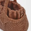Mini-bolsa redonda tipo cesto «Diamond» em pele de bezerro Mini-bolsa redonda tipo cesto «Diamond» em pele de bezerro