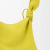 Mini-bolsa tipo lenço em pele de bezerro lisa Mini-bolsa tipo lenço em pele de bezerro lisa