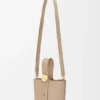 Mini-bolsa tipo Pebble Bucket em pele de bezerro macia com grão Mini-bolsa tipo Pebble Bucket em pele de bezerro macia com grão