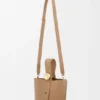 Mini Pebble Bucket em pele de bezerro com grão suave Mini Pebble Bucket em pele de bezerro com grão suave