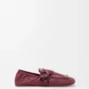 Mocassim com fivela em pele de bezerro lisa e brilhante Mocassim com fivela em pele de bezerro lisa e brilhante