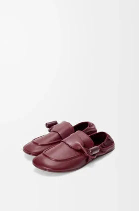 Mocassim com fivela em pele de bezerro lisa e brilhante