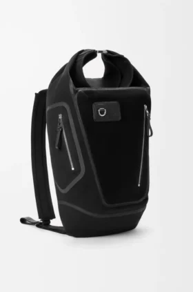Mochila Flex com fecho roll-top em lona e camurça