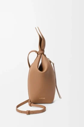 Mochila «Scarf» em pele de bezerro lisa