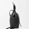 Mochila «Scarf» em pele de bezerro lisa Mochila «Scarf» em pele de bezerro lisa