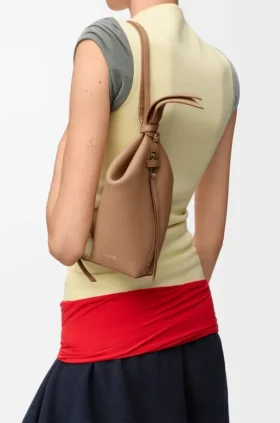 Mochila «Scarf» em pele de bezerro lisa