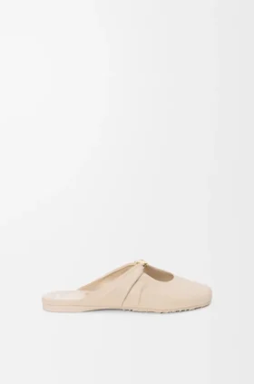 Mule «Pebble Soft» em pele de borrego napa