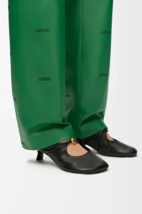 Mule «Pebble Soft» em pele de borrego napa