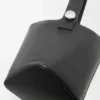 Pebble Bucket grande em pele de bezerro granulada e flexível Pebble Bucket grande em pele de bezerro granulada e flexível