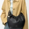 Pequena bolsa «Squeeze» em pele de borrego napa suave Pequena bolsa «Squeeze» em pele de borrego napa suave