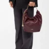 Pequena bolsa «Squeeze» em pele de borrego napa suave Pequena bolsa «Squeeze» em pele de borrego napa suave