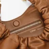 Pequena bolsa «Squeeze» em pele de borrego napa suave Pequena bolsa «Squeeze» em pele de borrego napa suave
