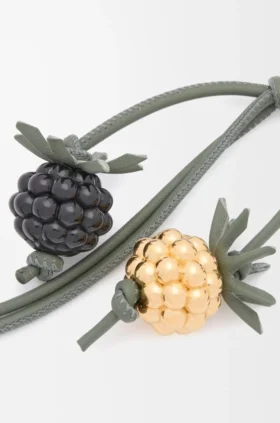 Pingente Berry em pele de bezerro clássica