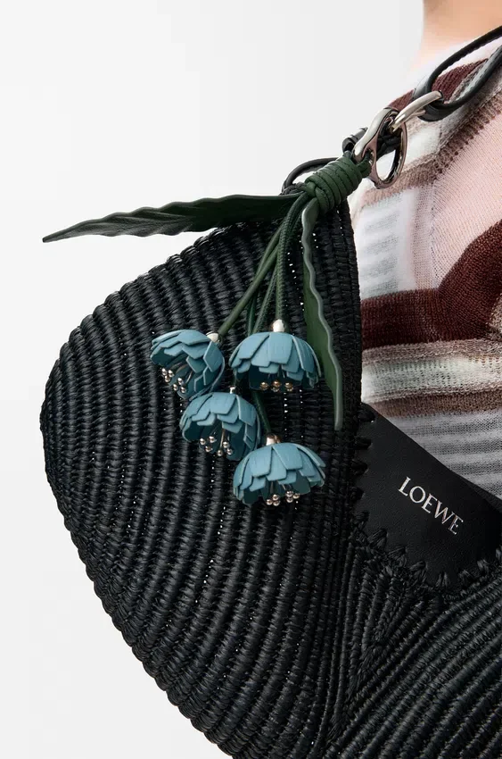 Pingente de flor em pele de bezerro clássica Pingente de flor em pele de bezerro clássica