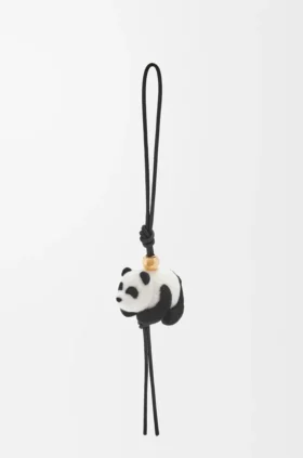 pingente de panda em feltro e pele de bezerro 1 280x423 - Pingente de panda em feltro e pele de bezerro